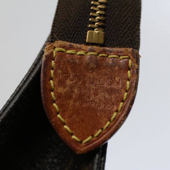 LOUIS VUITTON Monogram Poche Toilette 15 Pouch M47546 LV Auth 59382 - Picture 9 of 16